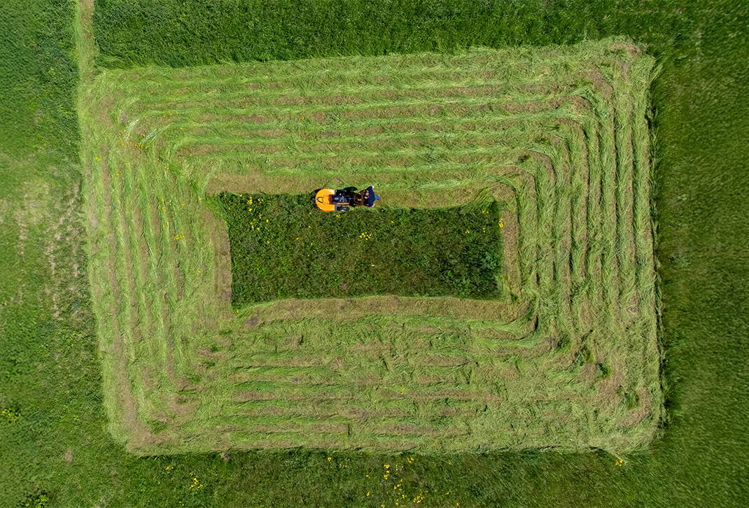 ecologiocal mowing with the AS 700 rotary mower